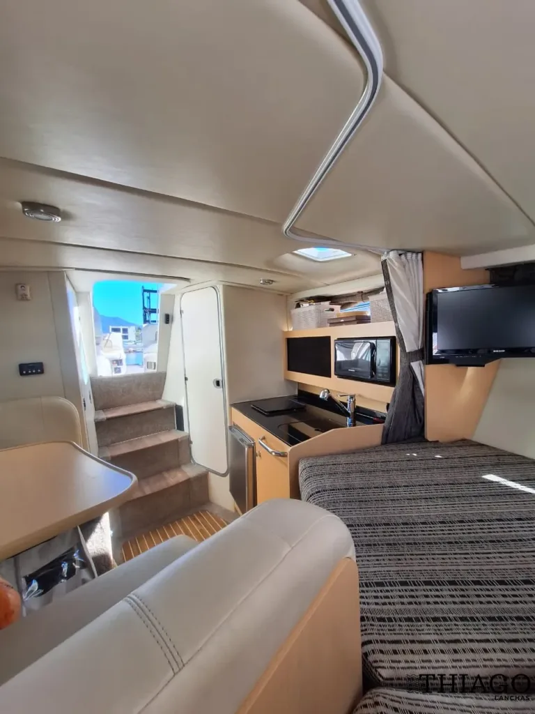 Lancha Bayliner 310 – Thiago Lanchas