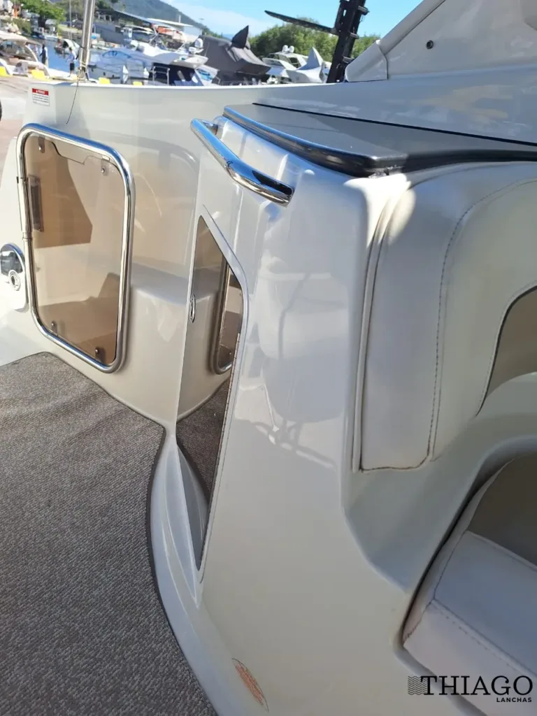 Lancha Bayliner 310 – Thiago Lanchas