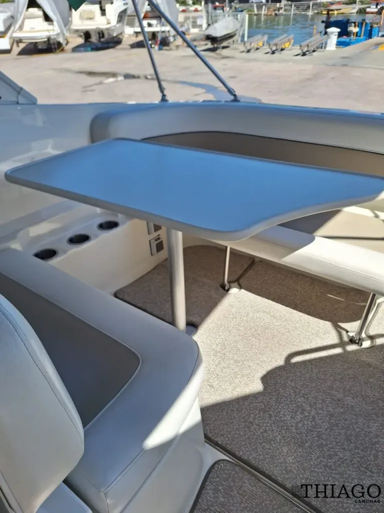 Lancha Bayliner 310 – Thiago Lanchas