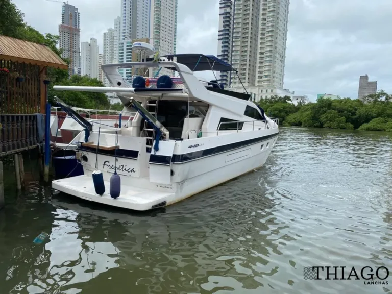 Lancha Intermarine 44 – Thiago Lanchas
