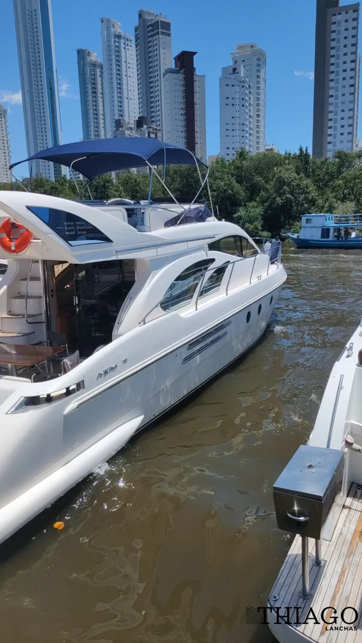 Lancha Intermarine 52 – Thiago Lanchas