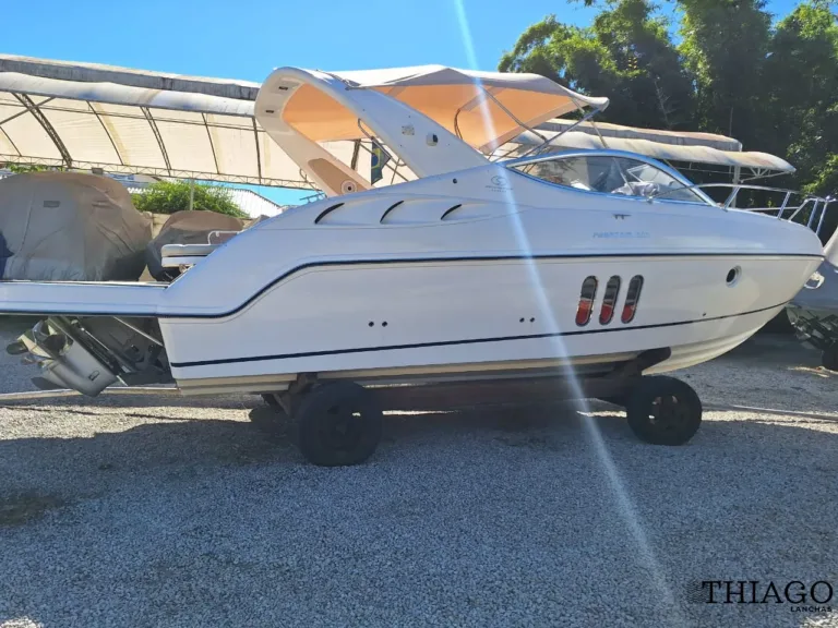 Lancha Phantom 300 – Thiago Lanchas