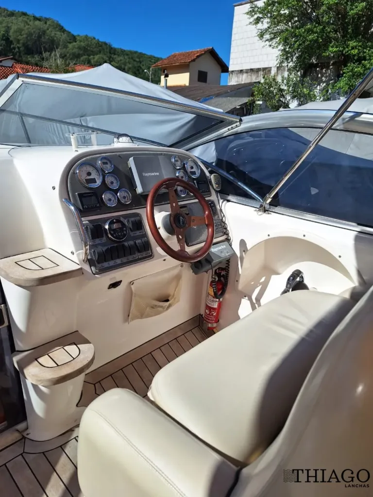 Lancha Phantom 300 – Thiago Lanchas