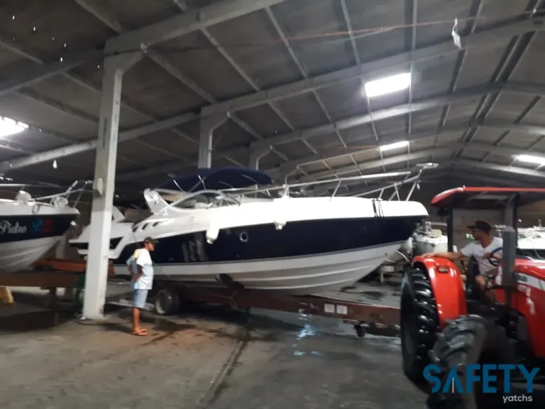 Lancha Phantom 300 – Thiago Lanchas