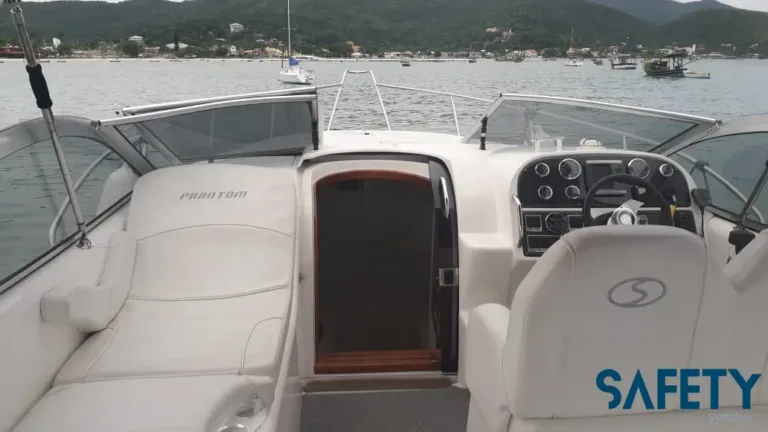 Lancha Phantom 300 – Thiago Lanchas