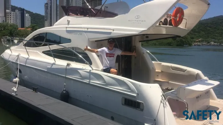 Lancha Phantom 375 – Thiago Lanchas