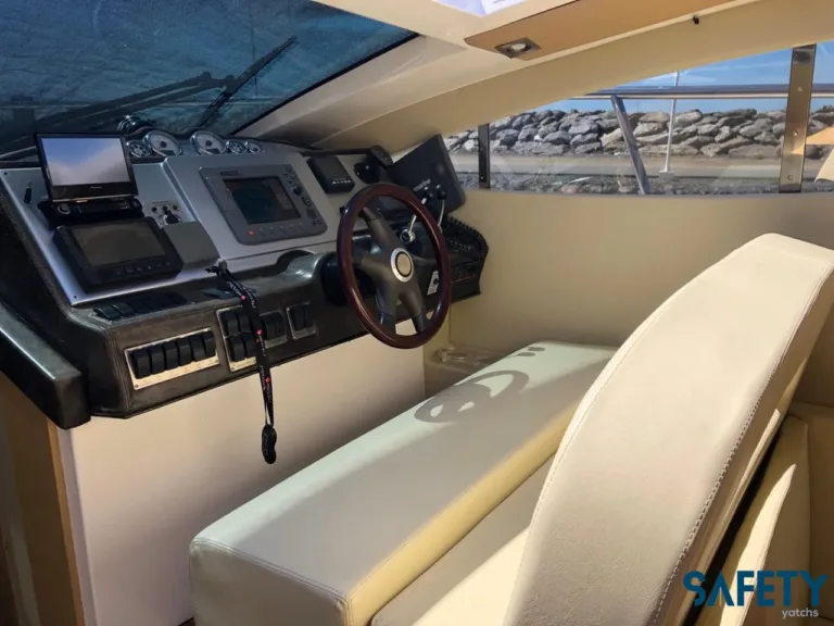 Lancha Phantom 500 – Thiago Lanchas