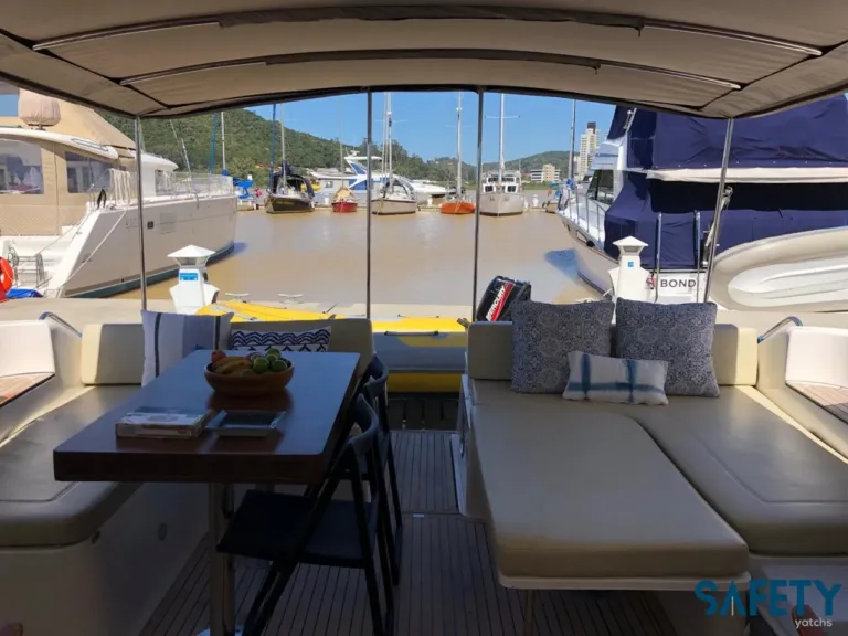 Lancha Phantom 500 – Thiago Lanchas